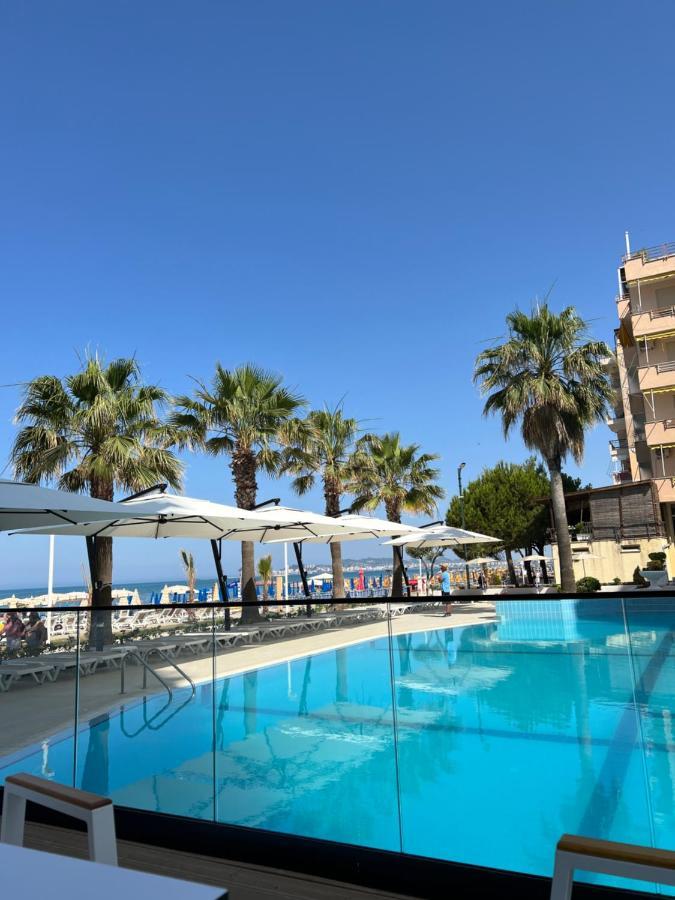 Ales' Apartment Durres Exterior photo
